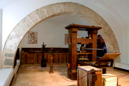 Blauverd-Impressors-Museo-de-la-Imprenta-en-El-monasterio-de-Santa-Maria-del-Puig-Imprimir-libros-2 Blauverd Impressors Museo de la Imprenta en el Monasterio de Santa Maria del Puig Imprimir libro